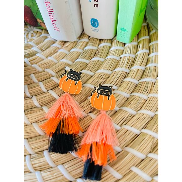 Black Cat/ Pumpkin Fringe Dangle Earrings NWOT - Picture 3 of 3